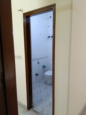 Building Lobby in 3.5 BHK Apartment at Gaurav Adhikari, Sector 62 – for Rent