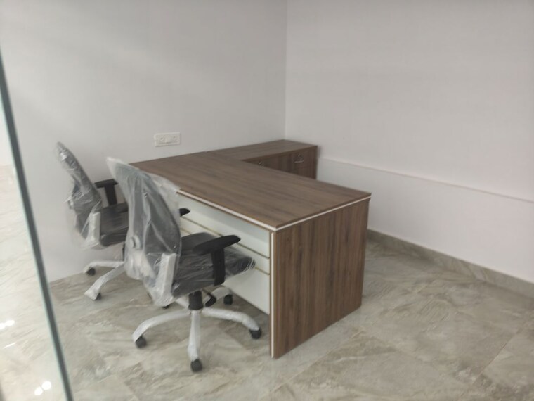  Parking, sector 59 Commercial Office Space 2000 Sq.Ft. In Sector 59 Noida 10212794