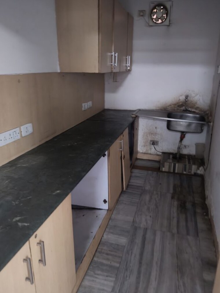 Floor Plan, sector 59 Commercial Office Space 6500 Sq.Ft. In Sector 59 Noida 10212802