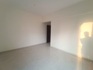 Room in 3 BHK Apartment at Boa Vista CHS, Borivali West – for Rent