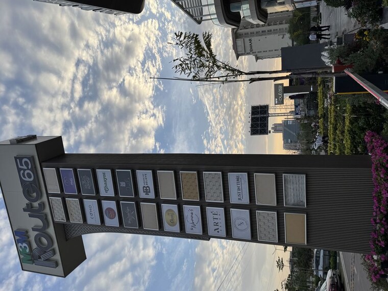 Balcony, m3m-route-65 Commercial Shop 1015 Sq.Ft. In Sector 65 Gurgaon 10212848