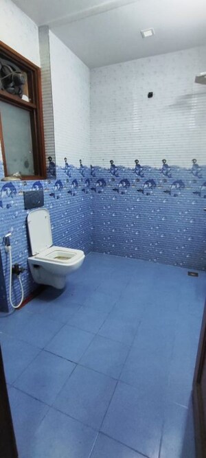 Team Area in 2 BHK Builder Floor at RWA Apartments Sector 92, Sector 92 – for Rent