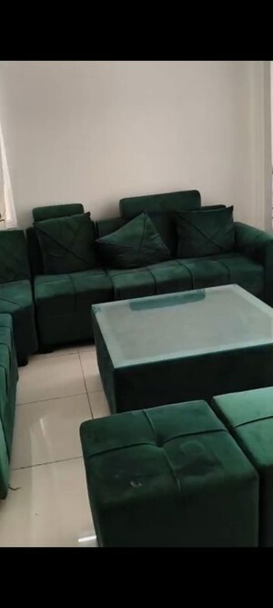 Team Area in 2 BHK Apartment at The Address Mullanpur, North Mullanpur – for Rent