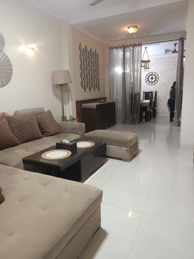 Living Room, chittaranjan park 3 Bedroom 160 Sq.Yd. Builder Floor In Chittaranjan Park Delhi 10212892