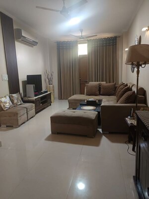 3 BHK Builder Floor For Rent in Chittaranjan Park