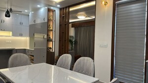 Bathroom in 6 BHK Villa at Gomti Nagar – for Rent