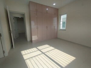 Room in 3 BHK Apartment at Jayabheri The Nirvana, Gopanpally – for Rent