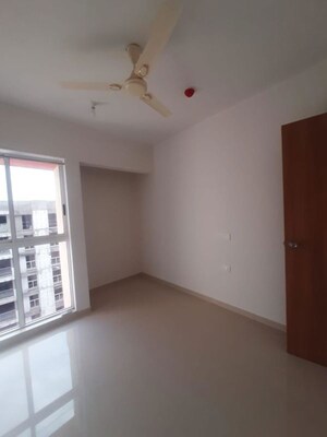 Room in 2 BHK Apartment at Dynamic Crest, Shilphata – for Rent