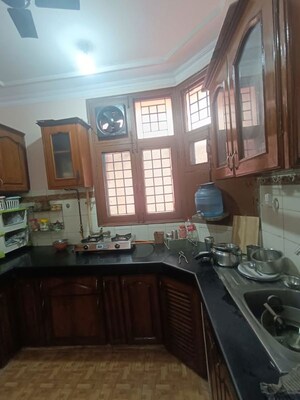 Living Room in 2.5 BHK Independent House at Sector 62 – for Rent