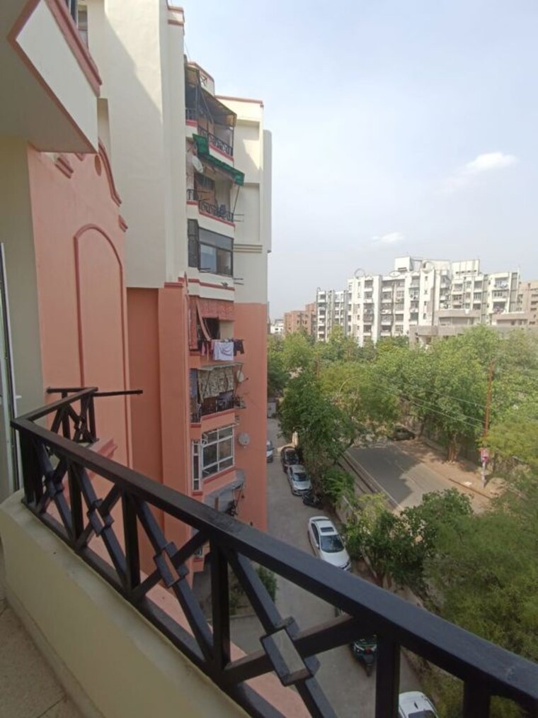 Balcony, sector 62 2.5 Bedroom 1375 Sq.Ft. Independent House In Sector 62 Noida 10212976