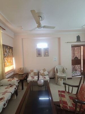 Living Room in 2.5 BHK Independent House at Sector 62 – for Rent
