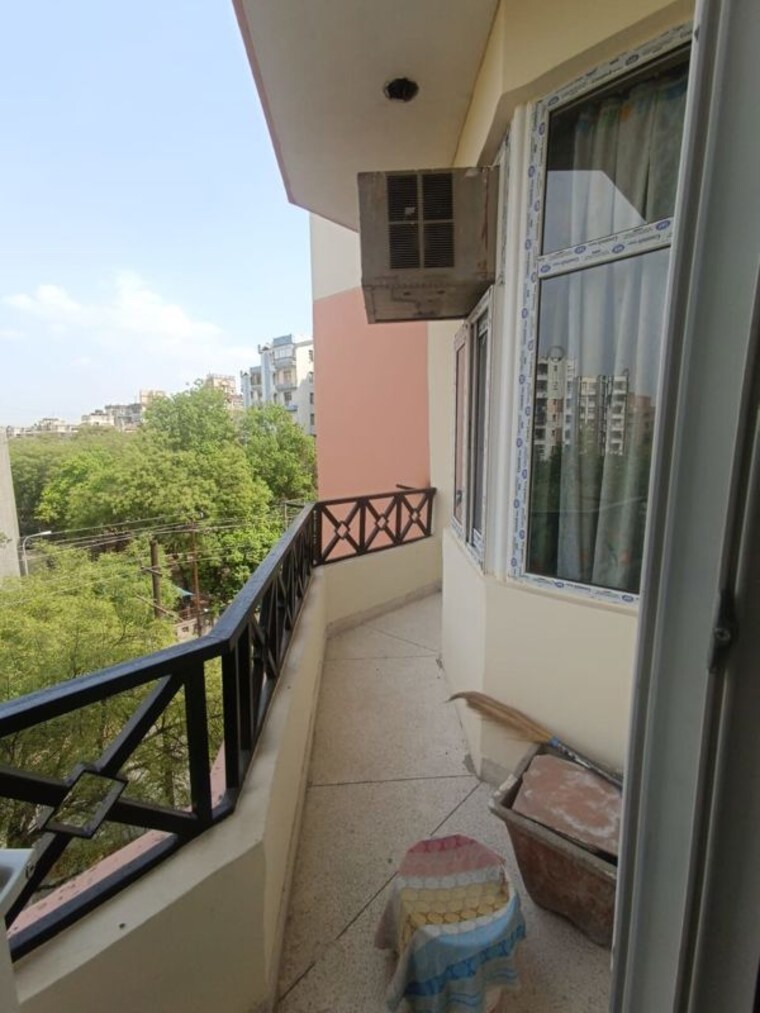 Balcony, sector 62 2.5 Bedroom 1375 Sq.Ft. Independent House In Sector 62 Noida 10212976