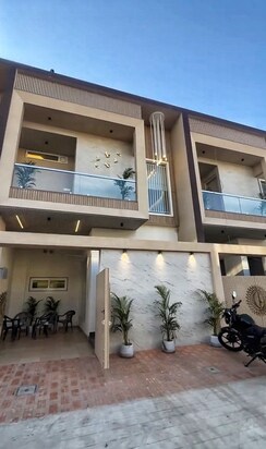 4 BHK + Pooja Room,Study Room Villa For Sale in Mansarovar Extension