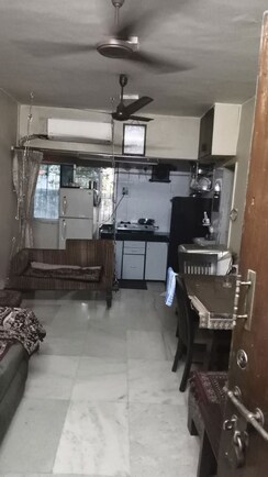1 BHK Apartment For Rent in Vile Parle West
