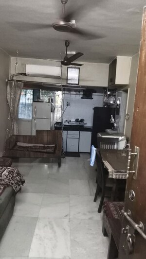 1 BHK Apartment For Rent in Vile Parle West