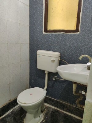 Master Bedroom in 2 BHK Builder Floor at Ansal Palam Triangle, Palam Vihar Extension – for Rent