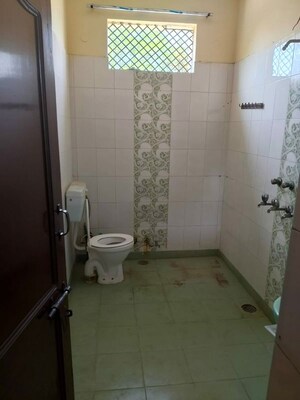 Bathroom in 2 BHK Builder Floor at Sector 29 – for Rent