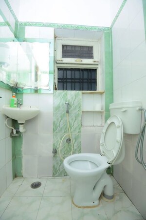 Master Bedroom in 5 BHK Villa at Gomti Nagar – for Rent