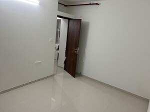 Room in 3 BHK Apartment at Shapoorji Pallonji Vanaha Verdant, Bavdhan – for Rent