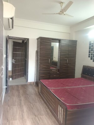 Room in 3 BHK Apartment at Karolan Ka Barh – for Rent