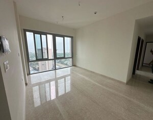 Room in 2 BHK Apartment at Piramal Aranya, Byculla – for Rent