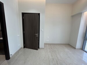 Room in 3 BHK Apartment at Piramal Aranya, Byculla – for Rent