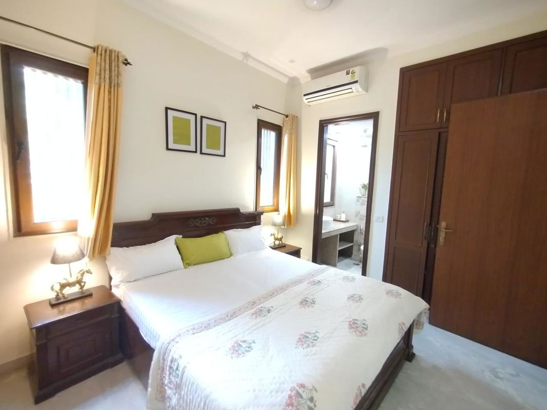 3 BHK + Servant Room Apartment For Sale in DLF Windsor Court