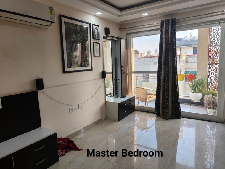 Master Bedroom, dlf-windsor-court 4 Bedroom 3400 Sq.Ft. Apartment In Dlf Phase iv Gurgaon 10213150