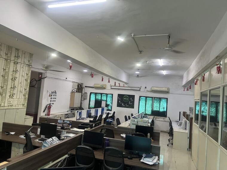 Gym, marathon-icon Commercial Office Space 1250 Sq.Ft. In Lower Parel Mumbai 10213147
