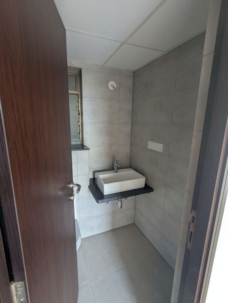 Bathroom, mahindra-alcove 2 Bedroom 920 Sq.Ft. Apartment In Chandivali Mumbai 10213160