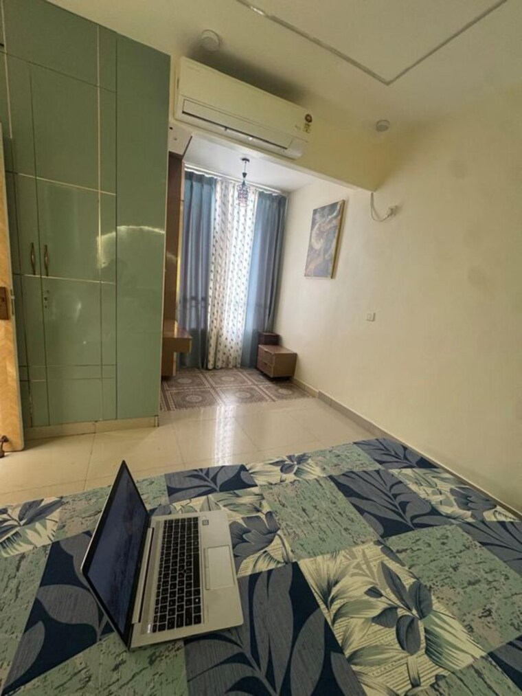 Living Room, mahagun-moderne 3 Bedroom 1550 Sq.Ft. Apartment In Sector 78 Noida 10213176