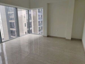 Room in 4 BHK Apartment at Piramal Aranya, Byculla – for Rent