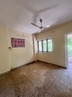 Room in 1 BHK Apartment at Andheri West – for Rent