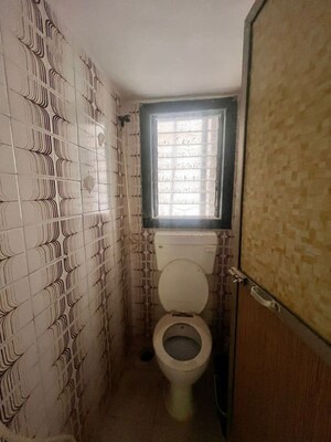 Bathroom in 1 BHK Apartment at Andheri West – for Rent