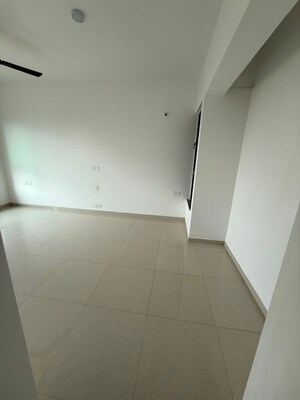 Furnished Amenities in 2 BHK Apartment at Kalpataru Immensa C, Kolshet Road – for Rent