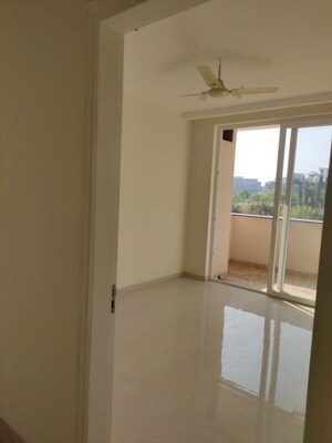 Room in 3 BHK Apartment at Ambika Florence Park, North Mullanpur – for Sale