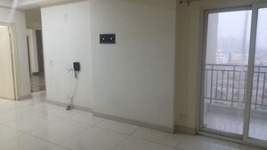 Room in 2 BHK Apartment at Panchsheel Greens, Sector 16 Greater Noida – for Rent