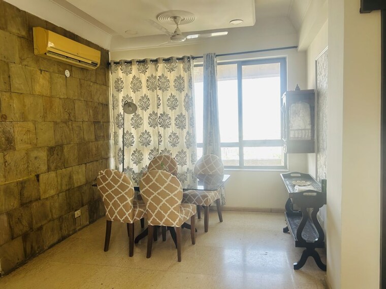 Living Room, unitech-uniworld-gardens 3.5 Bedroom 2027 Sq.Ft. Apartment In Sector 47 Gurgaon 10213243