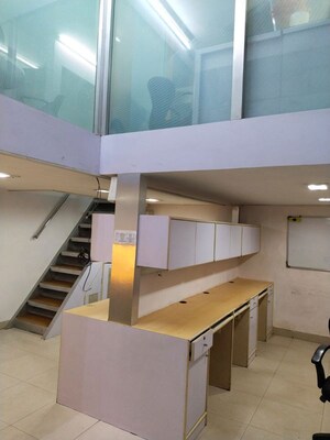   Office Space at Om Heera Panna Mall, Andheri West – for Rent
