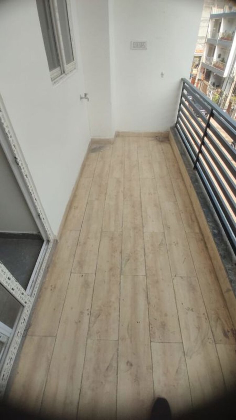 Balcony, dhakoli 3 Bedroom 110 Sq.Yd. Apartment In Dhakoli Zirakpur 10213283