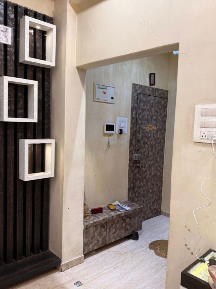 Room, sion east 2 Bedroom 600 Sq.Ft. Apartment In Sion East Mumbai 10213284
