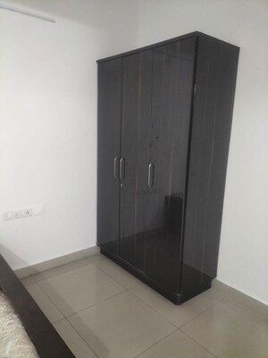 Room in 2.5 BHK Apartment at Mantri Celestia, Gachibowli – for Rent