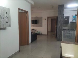 Room in 2.5 BHK Apartment at Mantri Celestia, Gachibowli – for Rent
