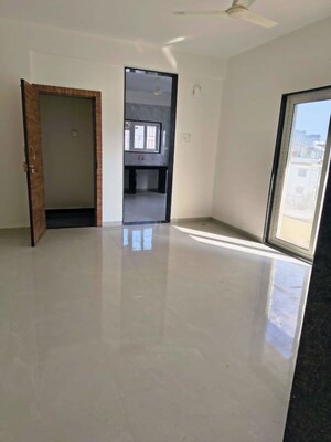 Room in 2 BHK Apartment at Kharadi Gaon – for Rent