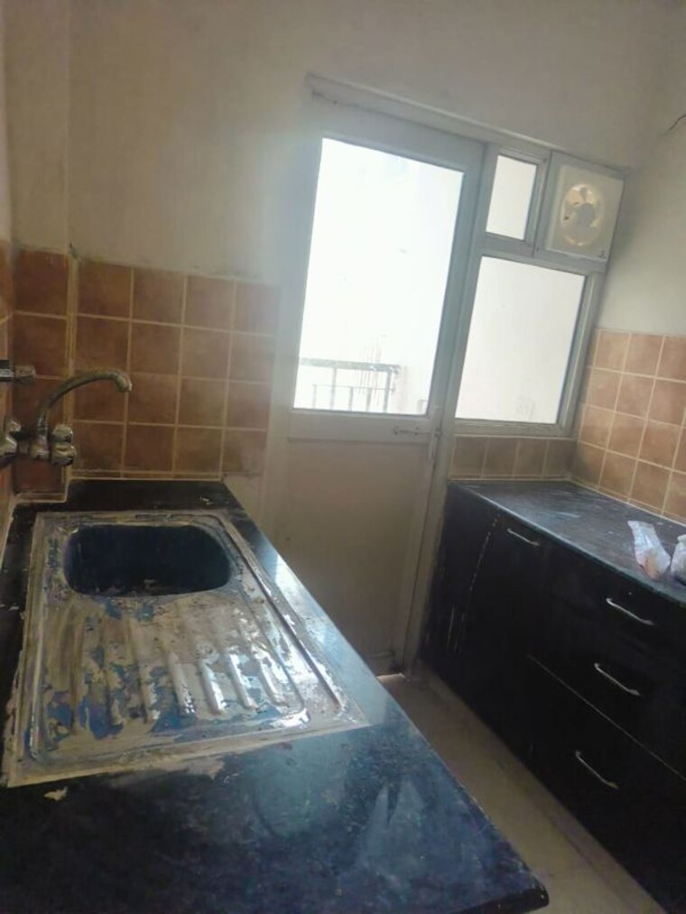 Kitchen, gardenia-golf-city 3 Bedroom 1350 Sq.Ft. Apartment In Sector 75 Noida 10213348