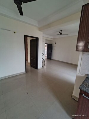 Room in 3 BHK Apartment at Mahagun Moderne, Sector 78 – for Rent
