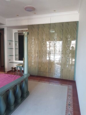 Bedroom in 4 BHK Apartment at Oberoi Crest, Khar West – for Rent