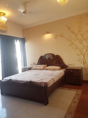 Bedroom in 4 BHK Apartment at Oberoi Crest, Khar West – for Rent