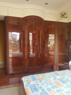 Bedroom in 4 BHK Apartment at Oberoi Crest, Khar West – for Rent