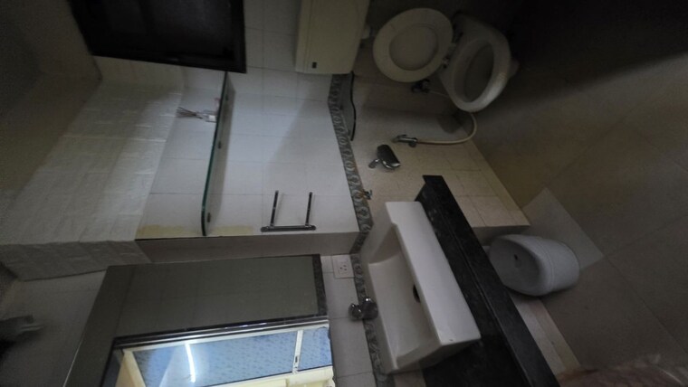 Attached Bathroom, dar-us-salaam-chs 2 Bedroom 940 Sq.Ft. Apartment In Agripada Mumbai 10213392